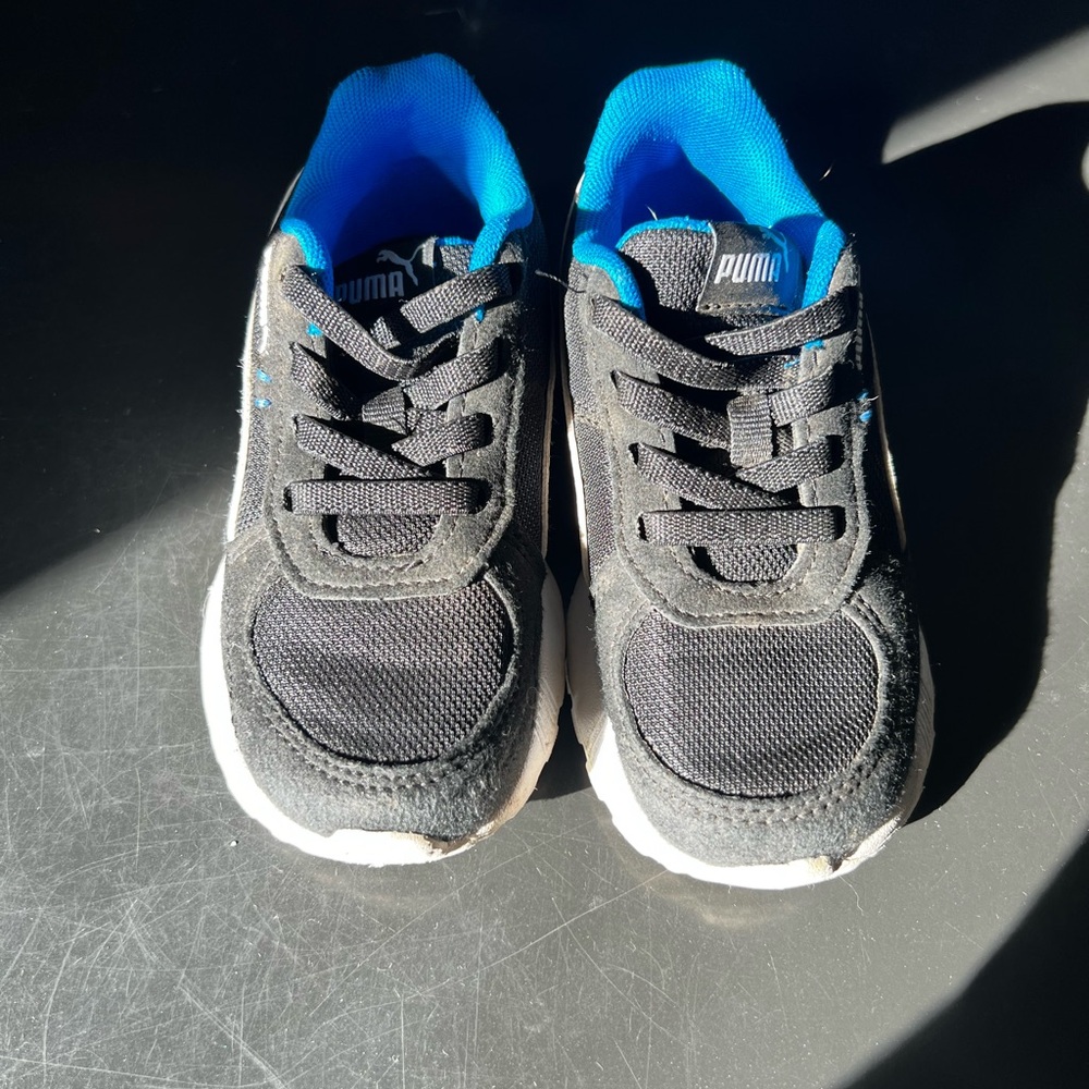 Puma Kids Sneakers in Black and Blue